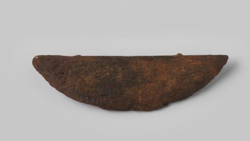 Fragment of a lid from a vessel from the wreck of the East Indiaman Hollandia