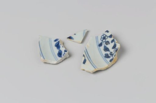 Fragment of a plate from the wreck of the East Indiaman Hollandia