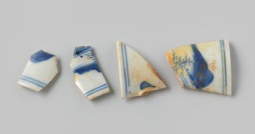 Sherds of a cup from the wreck of the East Indiaman Hollandia