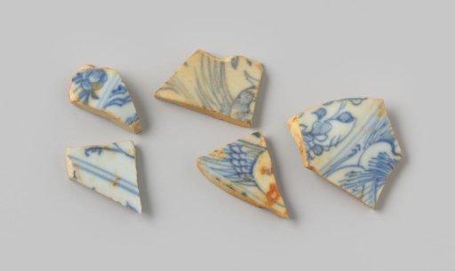 Shards of plates from the wreck of the East Indiaman Hollandia