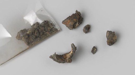 Fragments of a screw cap and fitting from the wreck of the Dutch East Indiaman Hollandia