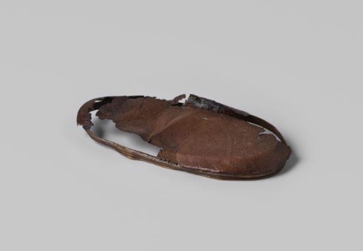 Lid of a tobacco box from the wreck of the East Indiaman Hollandia