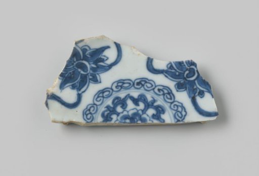 Bottom fragment of a dish from the wreck of the East Indiaman Hollandia
