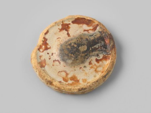 Base fragment of an apothecary's pot from the wreck of the East Indiaman Hollandia