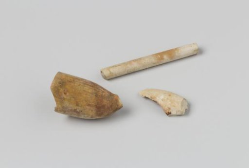 Fragment of a pipe stem and fragments of pipe bowls from the wreck of the East Indiaman Hollandia