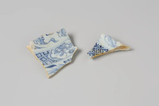 Shards of plates from the wreck of the East Indiaman Hollandia