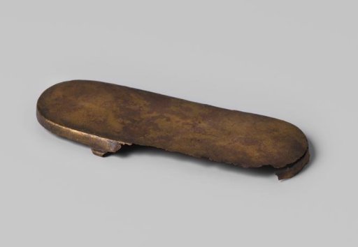 Lid of a tobacco box from the wreck of the East Indiaman Hollandia