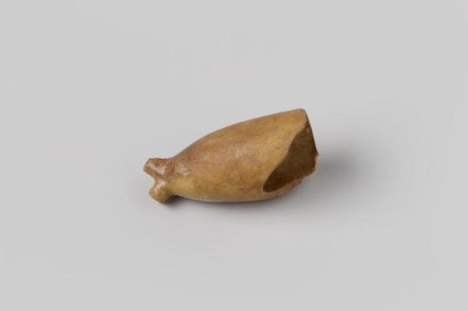 Fragment of a pipe bowl from the wreck of the East Indiaman Hollandia
