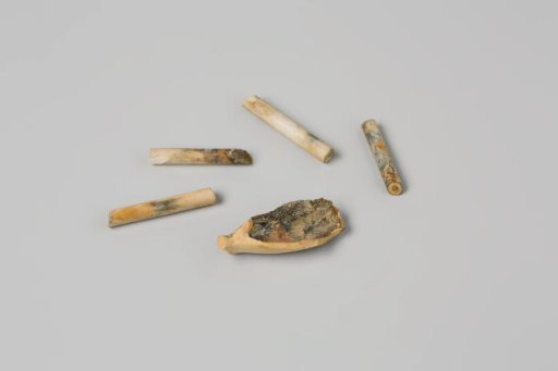 Fragments of a Pipe Bowl and Pipe Stems from the Wreck of the East Indiaman 't Vliegend Hart