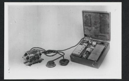 Homemade radio equipment in camp Mühlberg