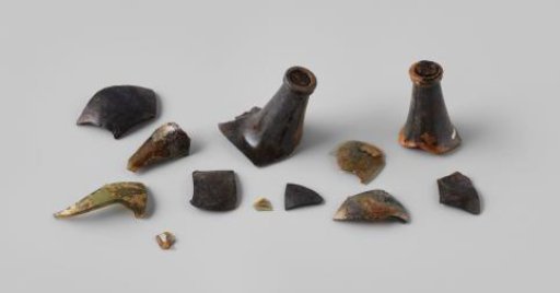Fragments of Wine Bottles from the Wreck of the East Indiaman 't Vliegend Hart