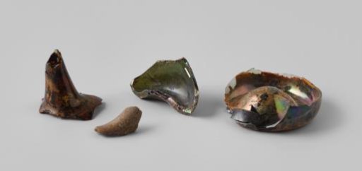 Fragments of Wine Bottles from the Wreck of the East Indiaman 't Vliegend Hart