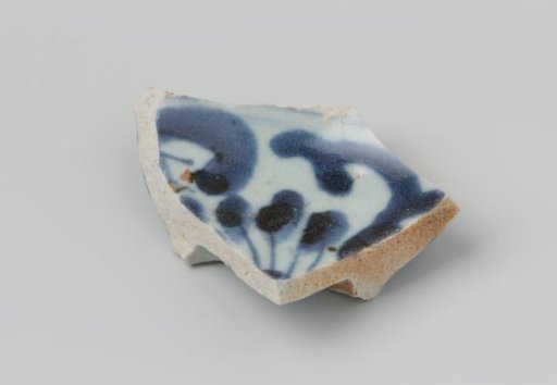 Sherd of a bowl from the wreck of the East Indiaman 't Vliegend Hart