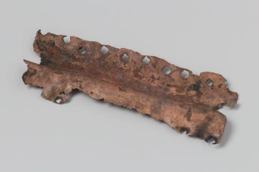 Rectangular red copper mount from the wreck of the East Indiaman 't Vliegend Hart