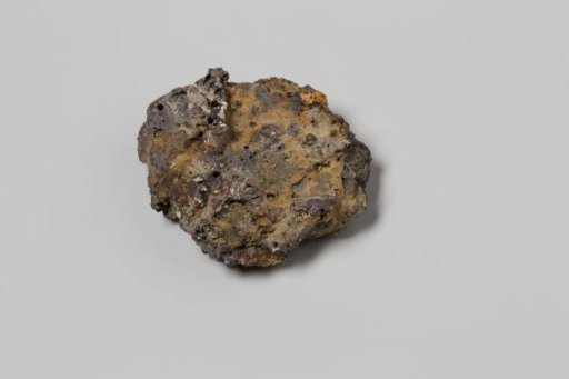 Coal waste from the wreck of the East Indiaman 't Vliegend Hart