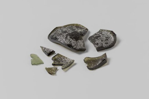 Fragments of wine bottles from the wreck of the East Indiaman 't Vliegend Hart, which sank in 1735