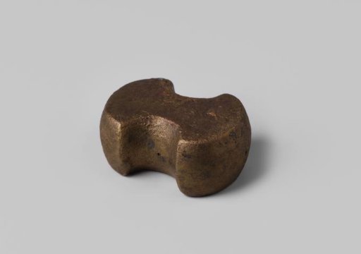 Violin-shaped Chinese tael weight from the wreck of the Dutch East India ship 't Vliegend Hart