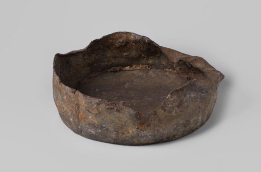 Serving Tray from the Wreck of the East Indiaman 't Vliegend Hart
