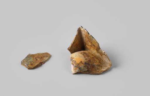 Fragments of cellar bottles from the wreck of the East Indiaman 't Vliegend Hart
