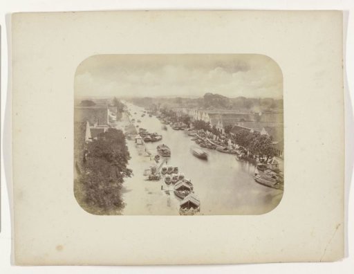 Willemskade and Kampong Baroe along the Kali Mas in Soerabaja