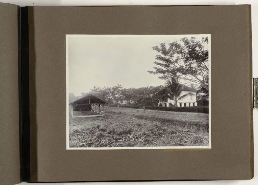 Kampong Genitri Kidoel, employee residences