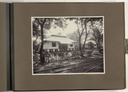 Kampong Bloekon employee residences