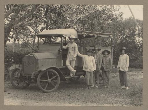 Arbenz truck at the station at Batoe-Roessak