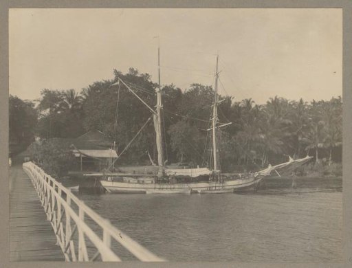 Pier construction at Batoeroesa River Merawang