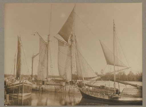 Pangkalbalam. Ships in the harbor
