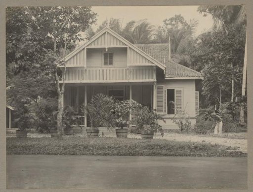 Residence of the Head Teacher, Holl.Chin. school, Soengeiliat