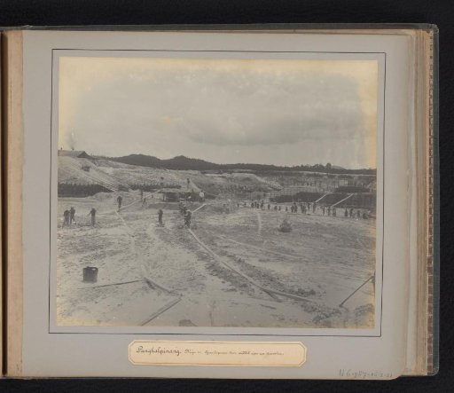 Pangkalpinang. Mine 10. Ground hoisting by means of a steam winch