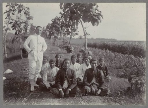 Overseer with employees