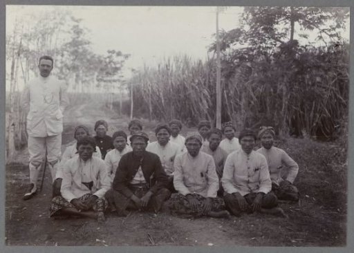 Overseer with employees