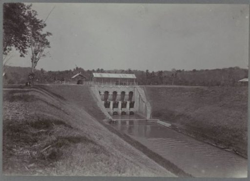 Lock in a canal