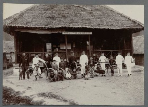 Indonesians in front of the Civil Authority Office