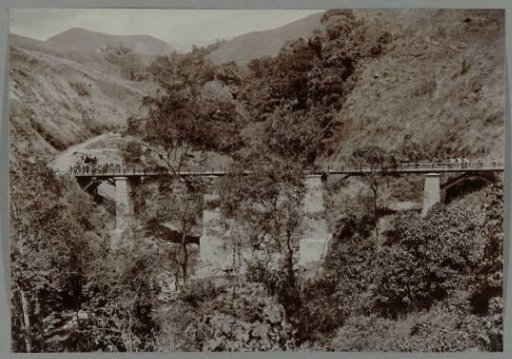 Bridge over the Woih ni Enang