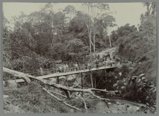 Emergency bridge at the Wenih Rongka