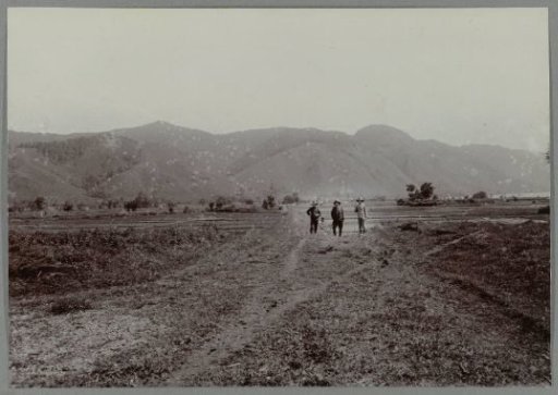 Dutch people at Bebesan by the lake