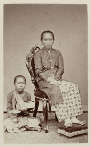 Wife of a regent with servant