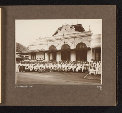 Staff and Pupils of the Queen Wilhelmina School
