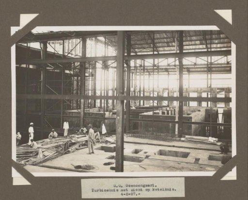 S.O. Goenoengsari. Turbine house with view of the boiler house. 4-2-27.