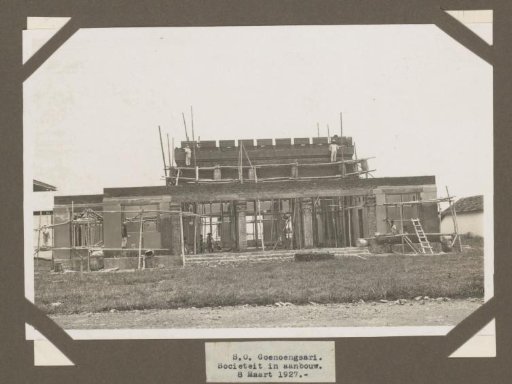 S.O. Goenoengsari. Society building under construction. 8 March 1927.