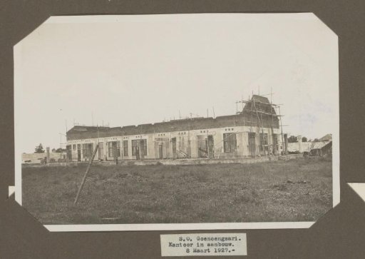 S.O. Goenoengsari. Office under construction. 8 March 1927.