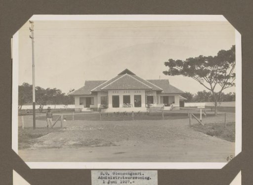 S.O. Goenoengsari. Administrator's residence. 1 June 1927.