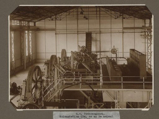 S.O. Goenoengsari. Mill station (3rd, 4th and 5th mill) 20-8-27.