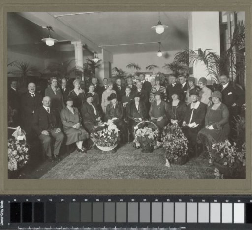 Board of Directors of the Amsterdam Trade Association (HVA) with their wives and children