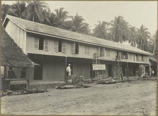 Extension of a shop building