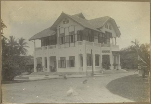 Large villa in Simpangampat