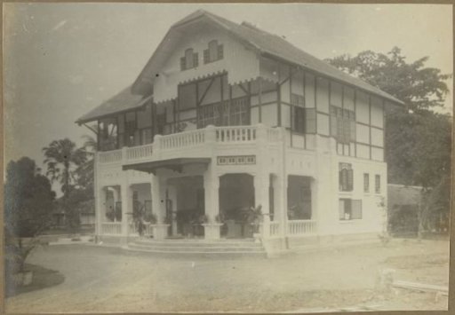Large villa in Simpangampat