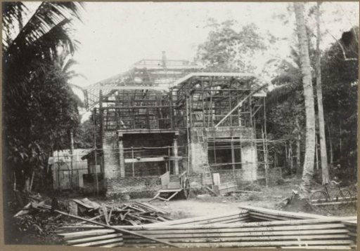 Construction of a dwelling house